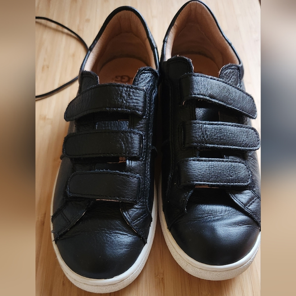 UGG Alix Black Women Sneakers